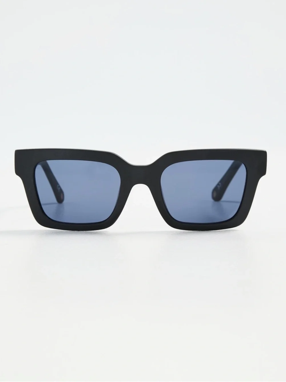 Vontélle Seventh Avenue Sunglasses, NEW